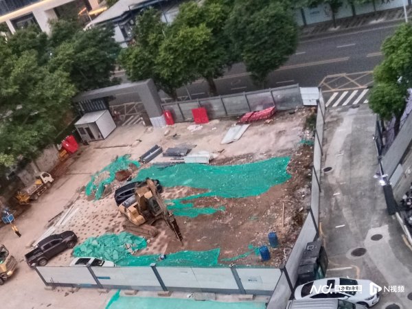 安全炒股配资网 28年小区岗亭成违建，拆除文件被撤仍遭拆？罗湖多部门回应